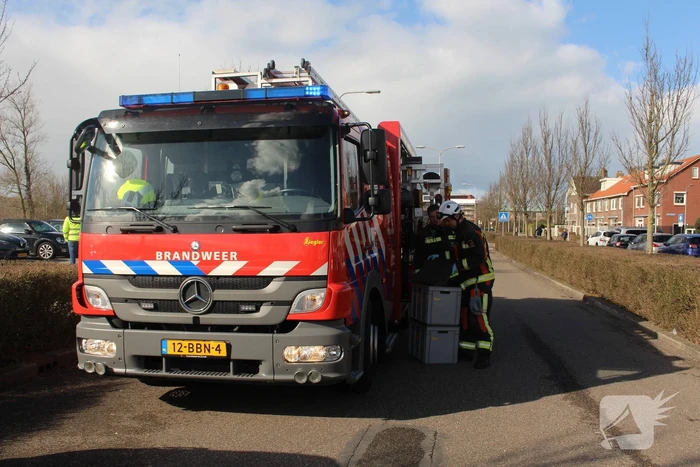 Fietser klapt op zijkant auto