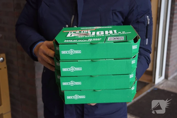 Pizzaria geeft gratis pizza's als wervingscampagne