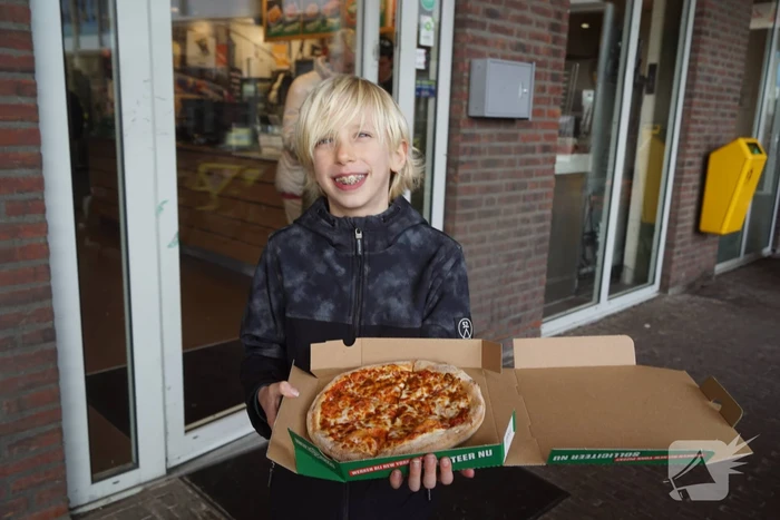 Pizzaria geeft gratis pizza's als wervingscampagne