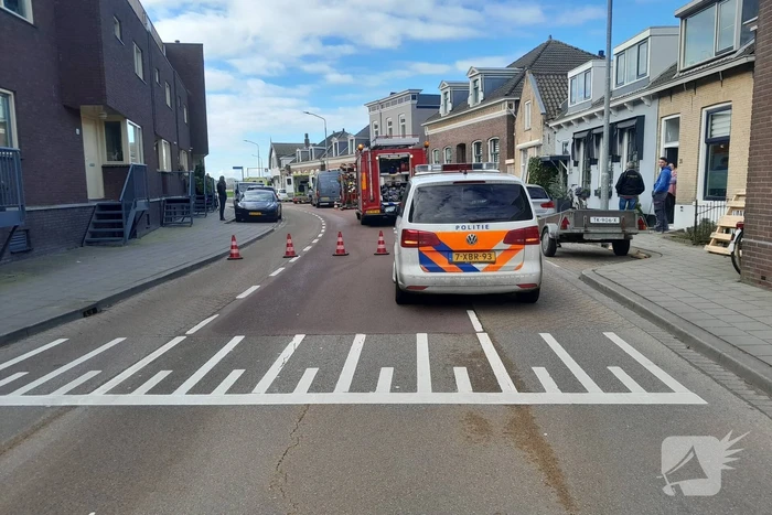 Personenauto frontaal tegen bestelbus