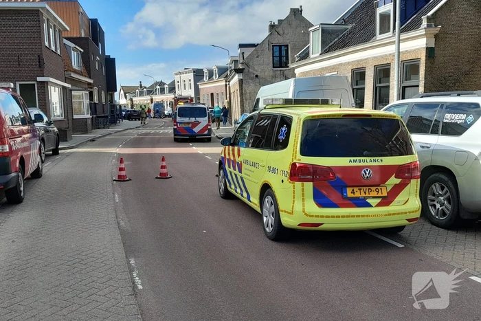 Personenauto frontaal tegen bestelbus