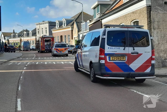 Personenauto frontaal tegen bestelbus