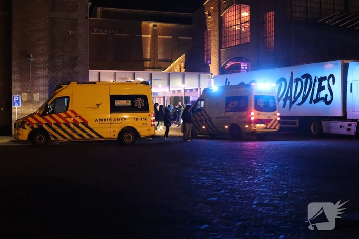Persoon overleden na val van trap in theater