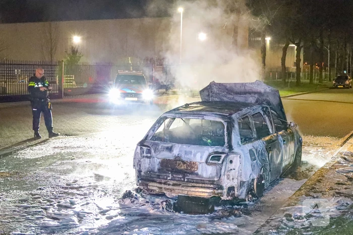 Auto verwoest door brand