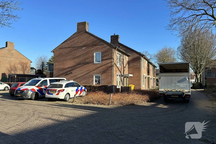 Politie vindt hennepkwekerij na inbraak