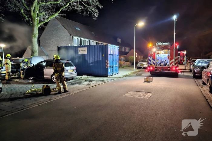 Auto verwoest door brand