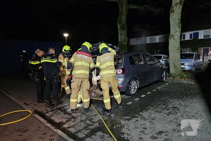 Auto verwoest door brand