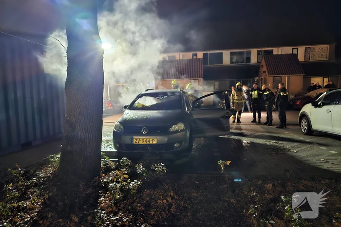 Auto verwoest door brand