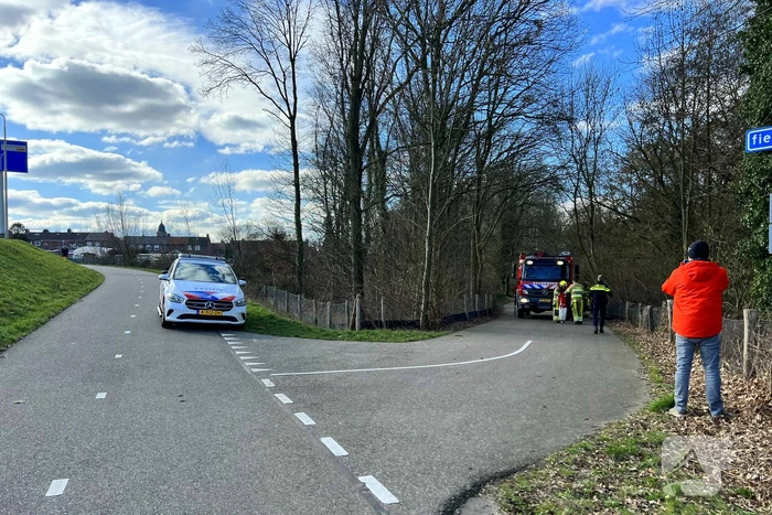 Gebied groot afgezet naar persoon te water