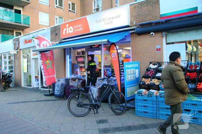 Onderzoek naar overval op telefoonwinkel