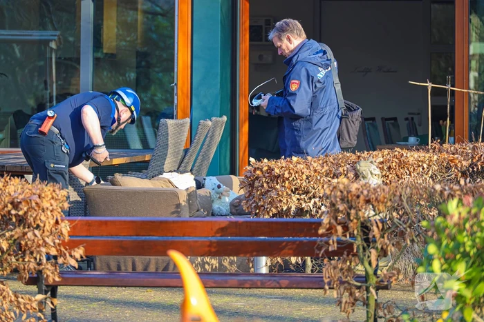 Bankstel in brand in woonzorgcentrum