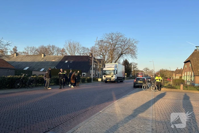 Fietser gewond bij aanrijding met vrachtwagen