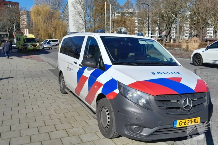 Bestuurder scootmobiel gewond bij botsing met auto