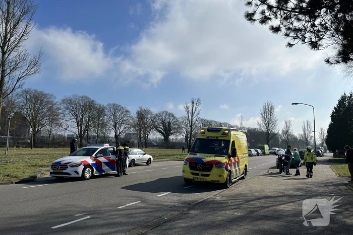 Motorrijder gewond bij botsing met auto