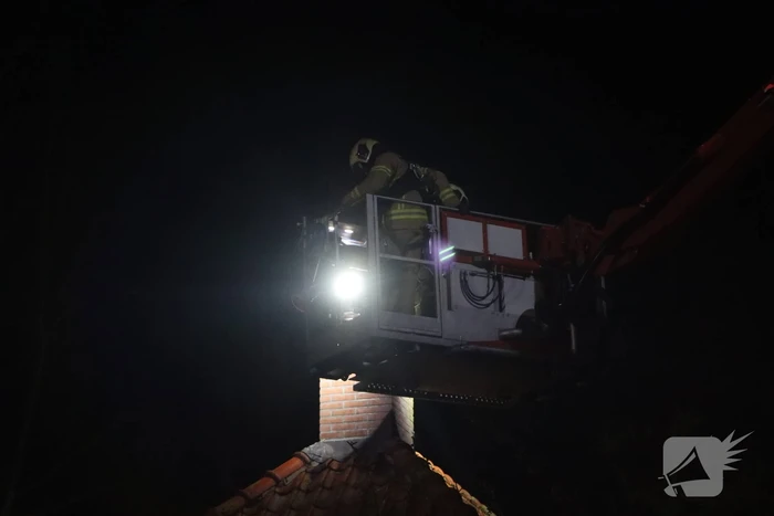 Schoorsteenbrand snel onder controle