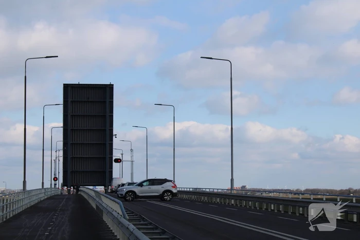 De Postbrug in storing
