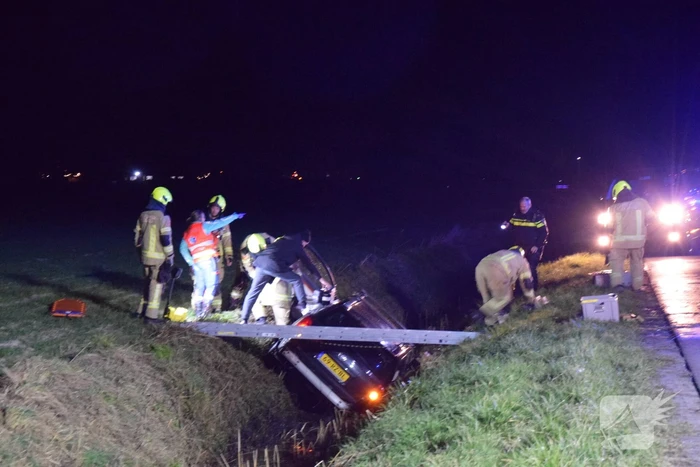 Inzittenden bekneld bij verkeersongeval