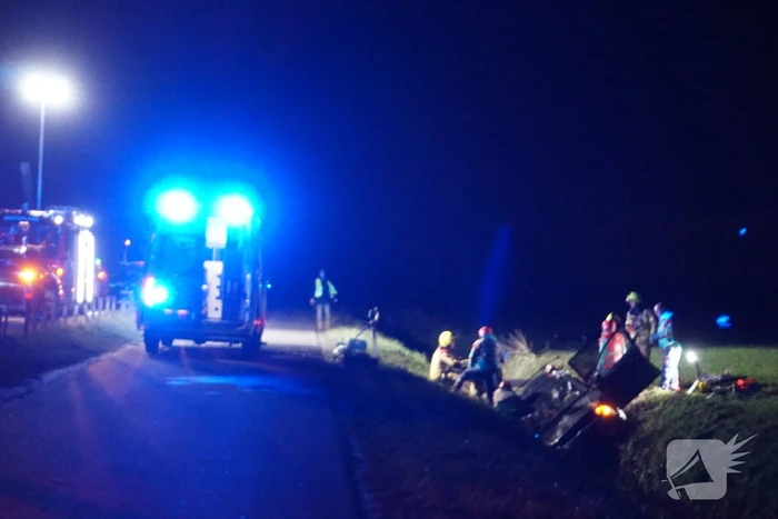 Inzittenden bekneld bij verkeersongeval