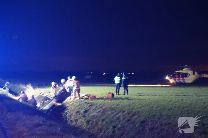 Inzittenden bekneld bij verkeersongeval