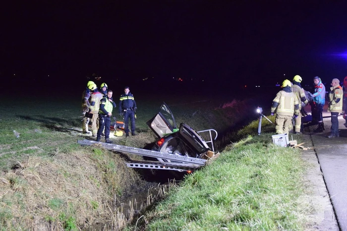 Inzittenden bekneld bij verkeersongeval