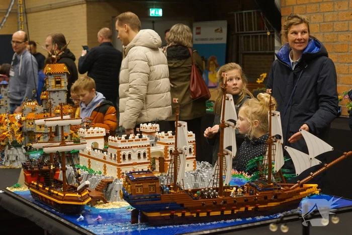 Sporthal vol met LEGO Stenen
