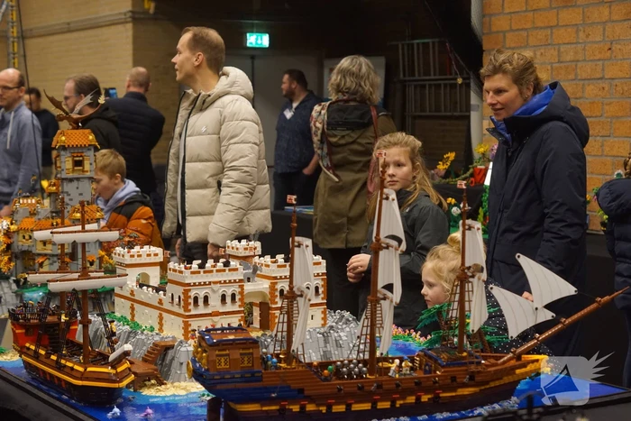 Sporthal vol met LEGO Stenen