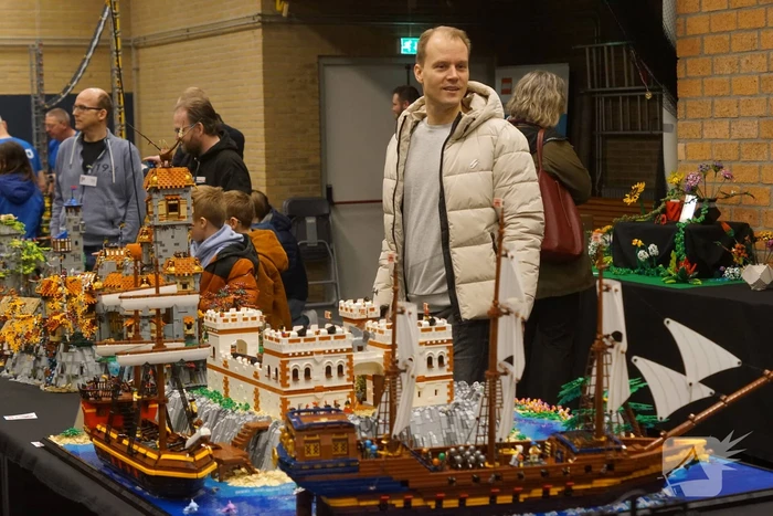 Sporthal vol met LEGO Stenen