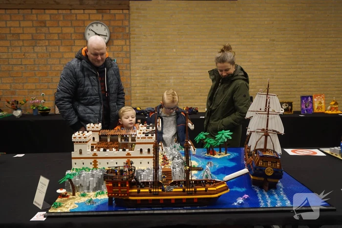 Sporthal vol met LEGO Stenen