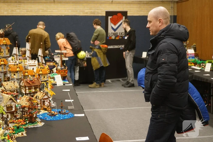 Sporthal vol met LEGO Stenen