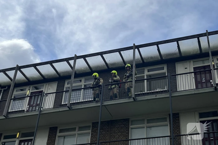 Flatwoning geventileerd vanwege gaslucht