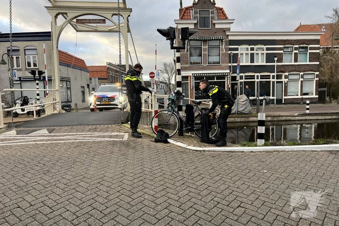 Fietser gewond na te water raken