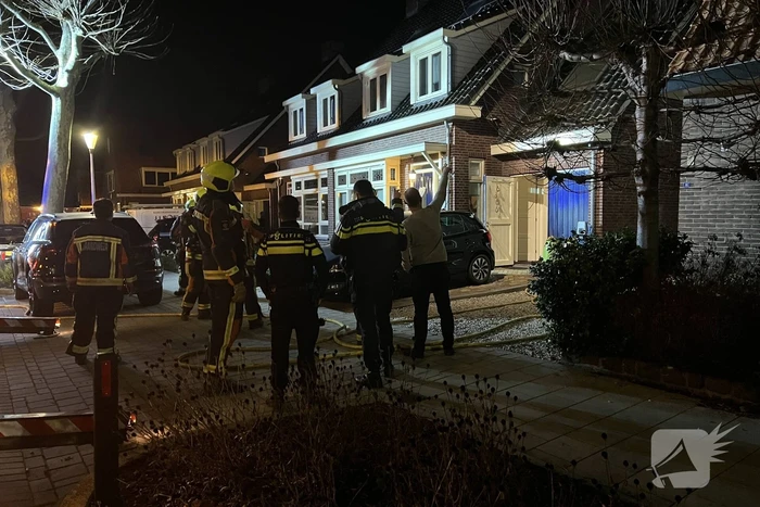 Brand in schoorsteen van woning