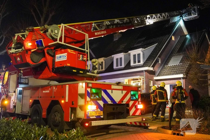 Brand in schoorsteen van woning