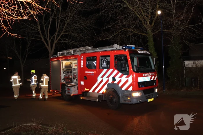 Brandweer spoelt riool door vanwege vreemde lucht