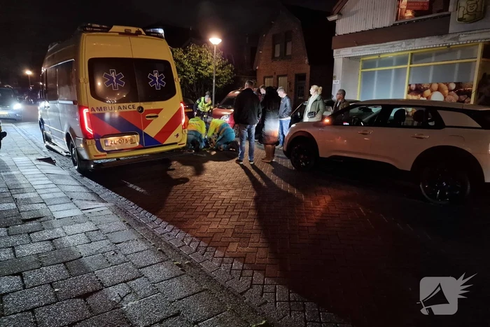 Scooter met twee opzittenden aangereden