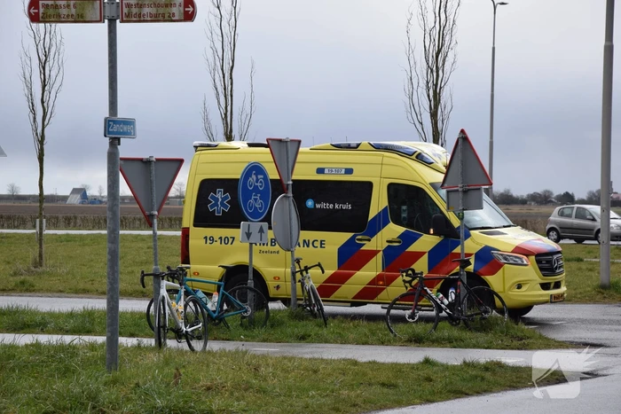 Zes wielrenners verlenen geen voorrang