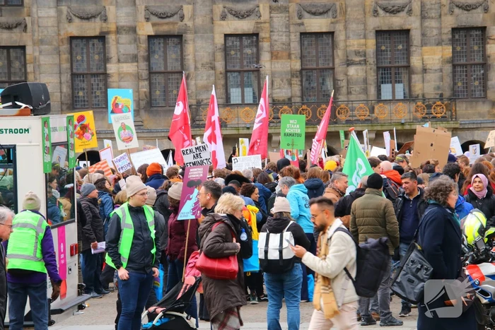 Grote drukte bij feminist march
