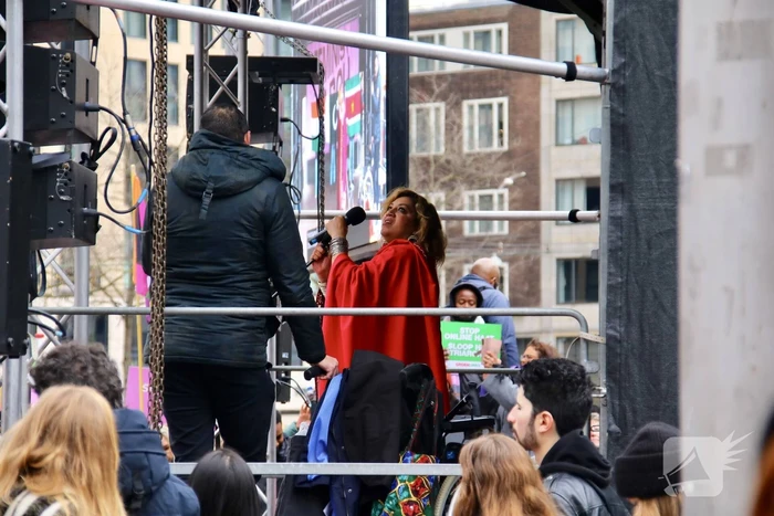 Grote drukte bij feminist march