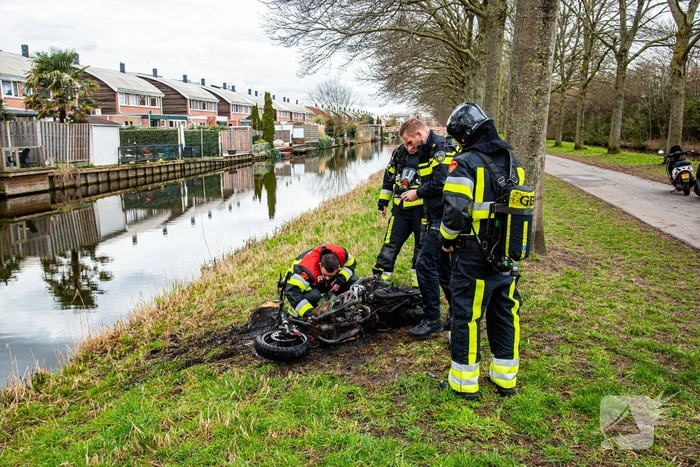 Scooter volledig uitgebrand