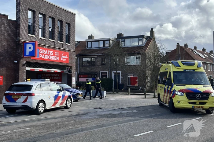 Voetganger gewond bij botsing met auto