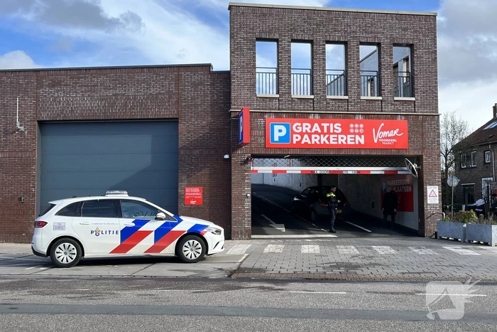 Voetganger gewond bij botsing met auto