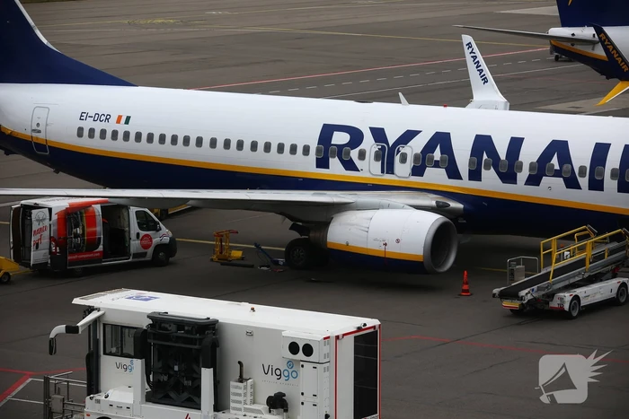 Vliegtuig krijgt klapband tijdens landing