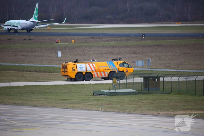 Vliegtuig krijgt klapband tijdens landing