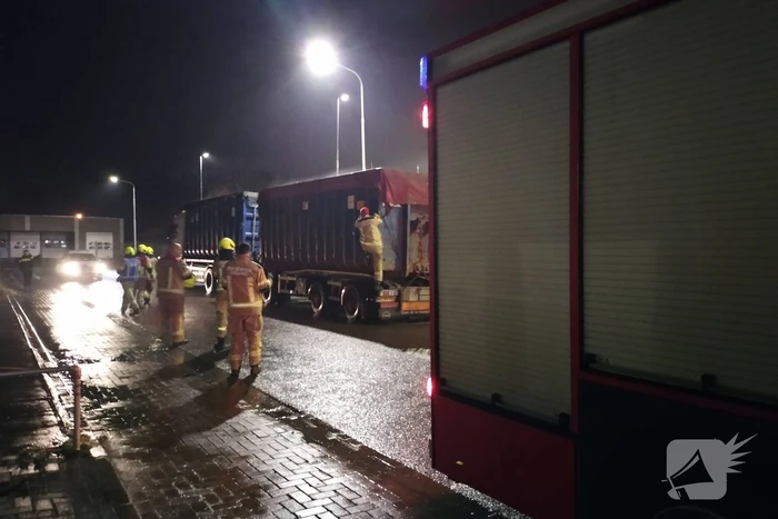 Broei in containers van vrachtwagen