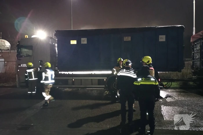 Broei in containers van vrachtwagen