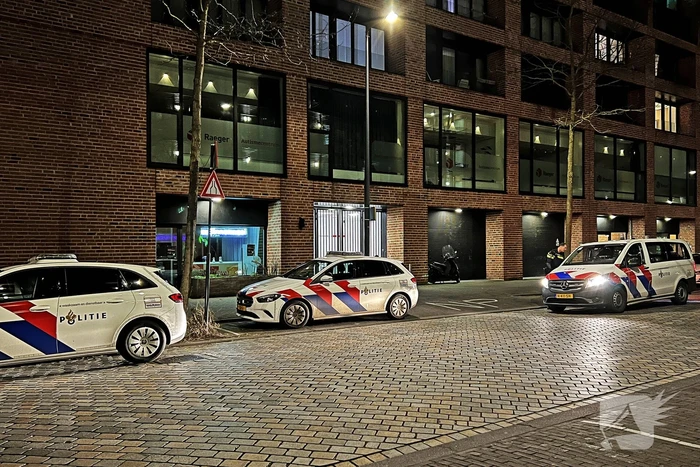 Twee personen plegen gewapende woningoverval op IJburg
