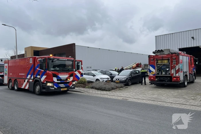Vogelnest in lichtkoepel vliegt in brand