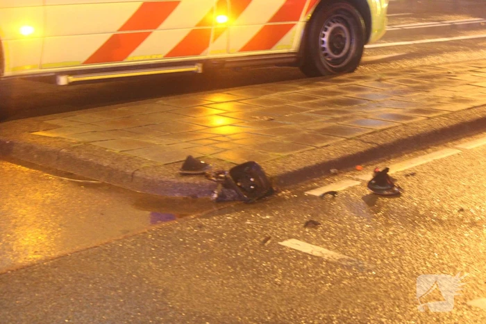 Fietser in botsing met bestelbus
