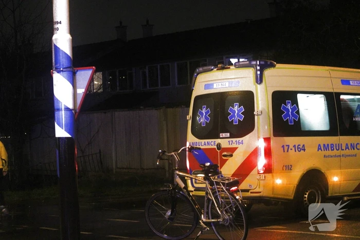 Fietser in botsing met bestelbus