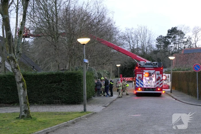 Brandweer controleert schoorsteen vanwege mogelijke brand